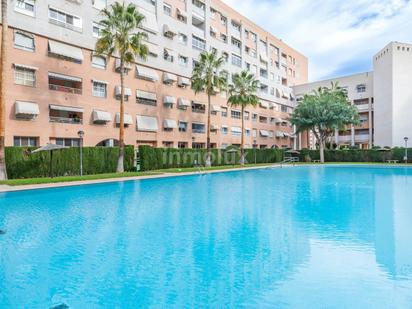 Piscina de Pis en venda en Alicante / Alacant amb Aire condicionat, Calefacció i Terrassa