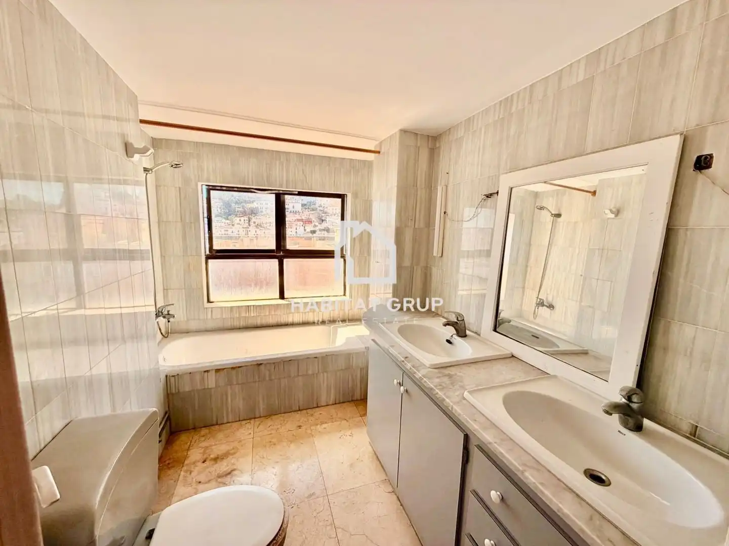 Bathroom of Duplexes for sale in Eivissa  with Air Conditioner, Heating and Terrace