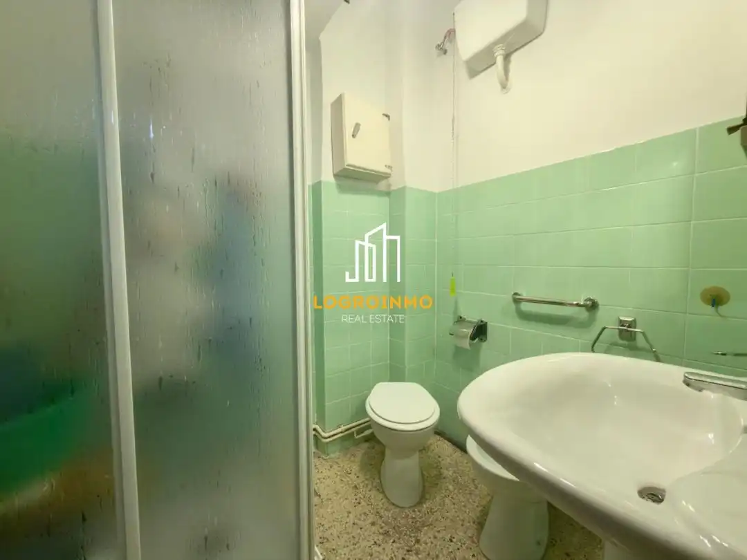 Baño de Piso en venta en  Logroño con Calefacción, Amueblado y Balcón