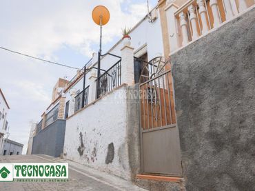 Casa bifamiliare in vendita a Adra