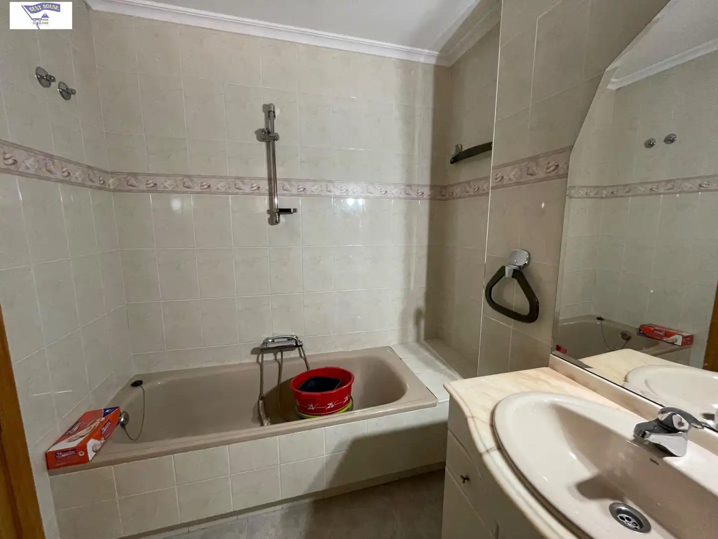 Baño de Piso en venta en Albacete con Calefacción, Trastero y Balcón