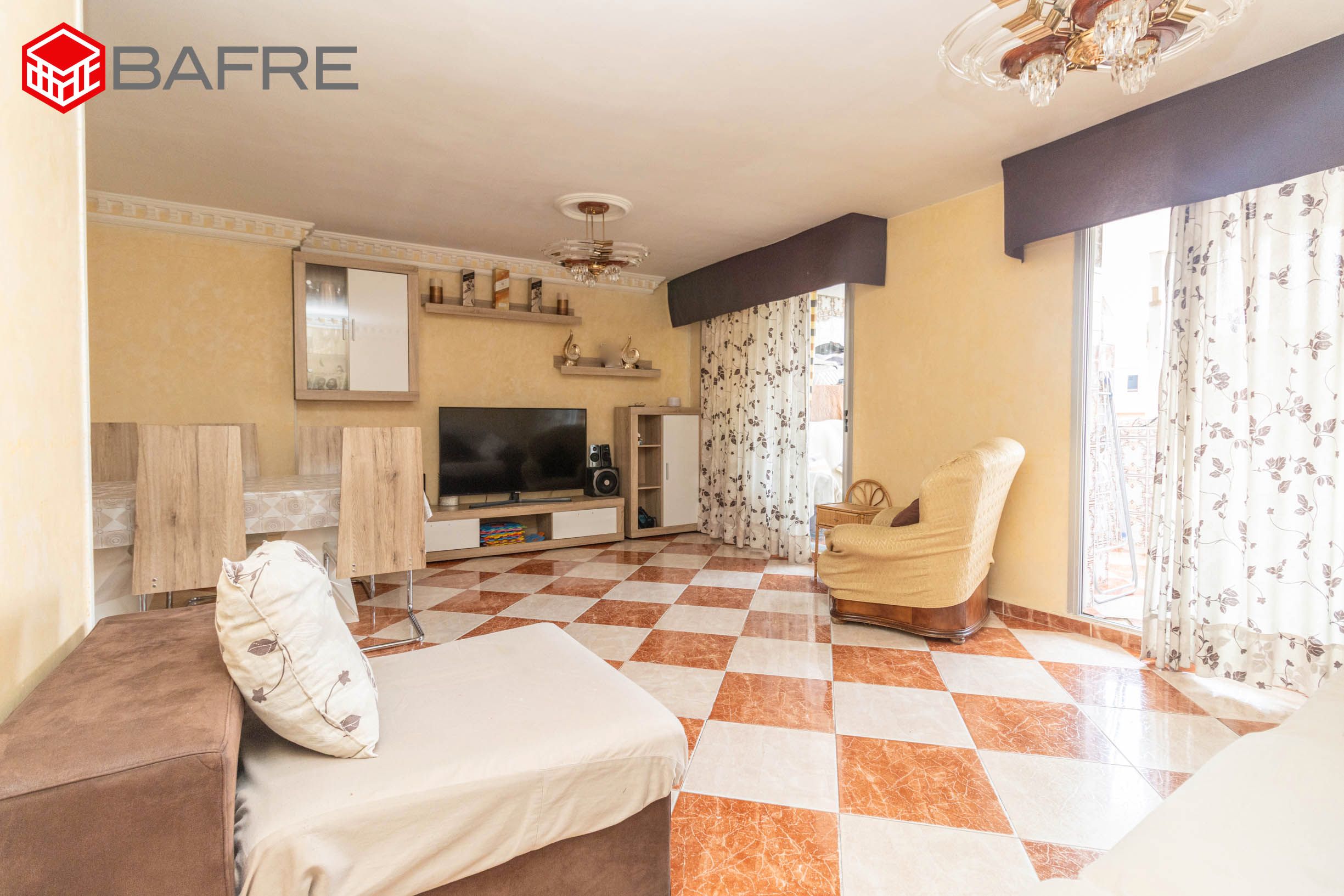 Living room of Flat for sale in  Madrid Capital  with Heating