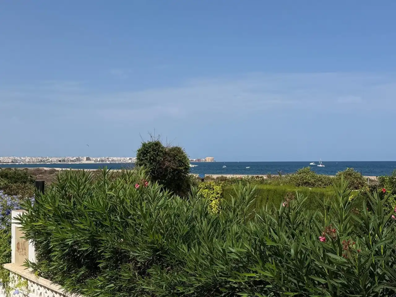 Villa mit Pool zum Verkauf in Playa del Acequión, Náufragos y Rocío del Mar, imagen 2