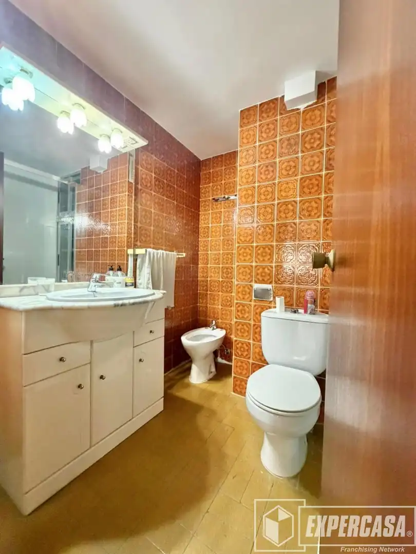 Baño de Piso en venta en Valencia con Aire acondicionado y Amueblado