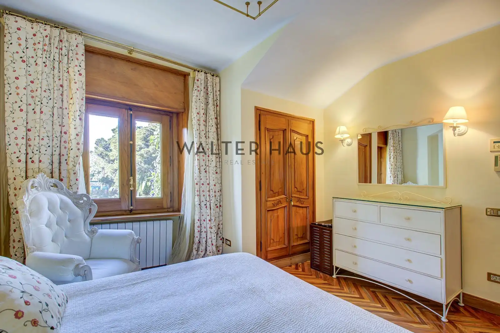 Schlafzimmer von Haus oder Chalet zum Verkauf in Sitges mit Klimaanlage, Heizung und Privatgarten