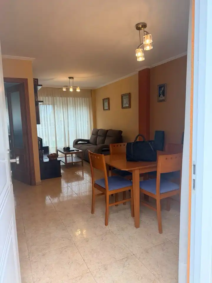 Sala de estar de Casa adosada en venta en Torrelavega  con Calefacción, Parquet y Terraza