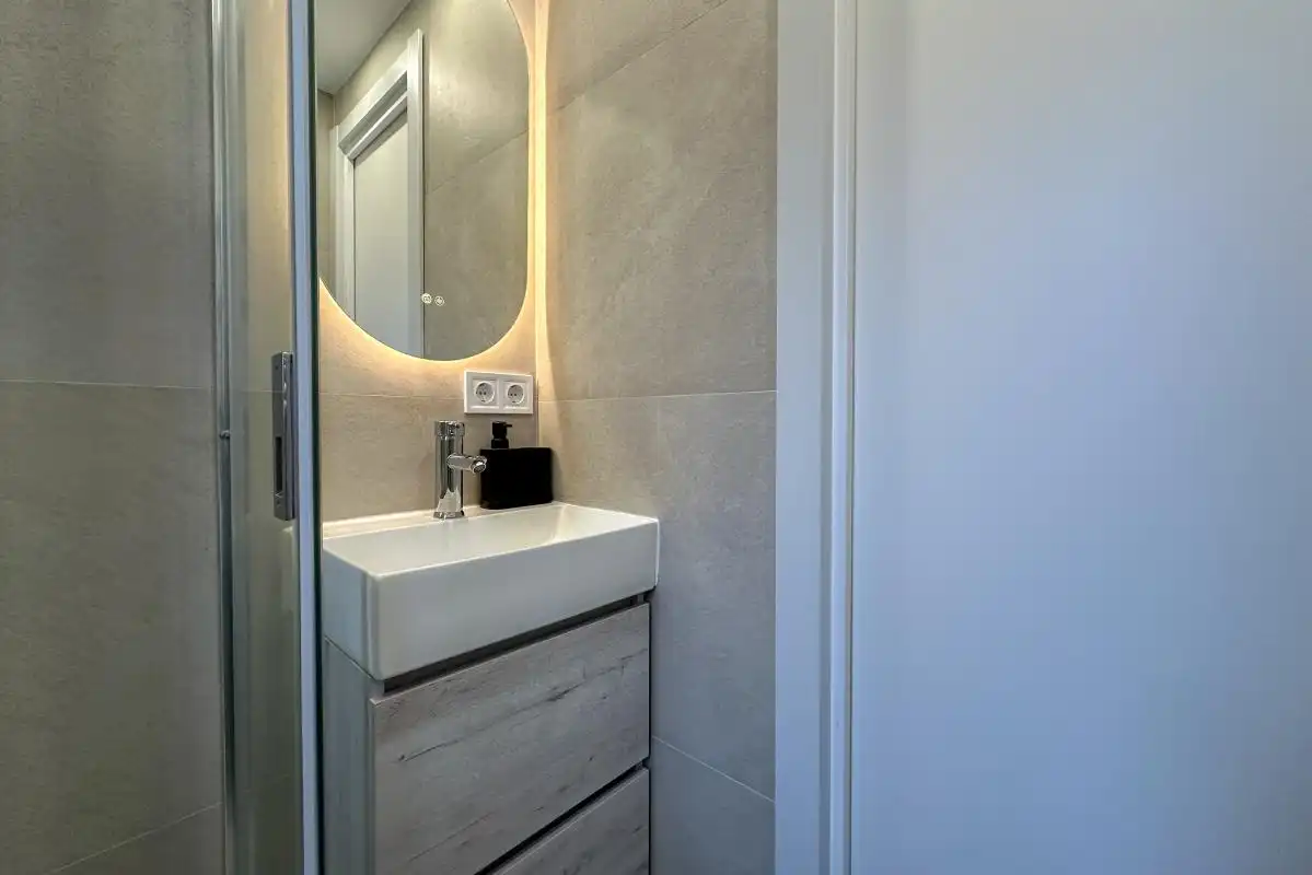 Baño de Ático de alquiler en Madrid con Aire acondicionado, Calefacción y Terraza