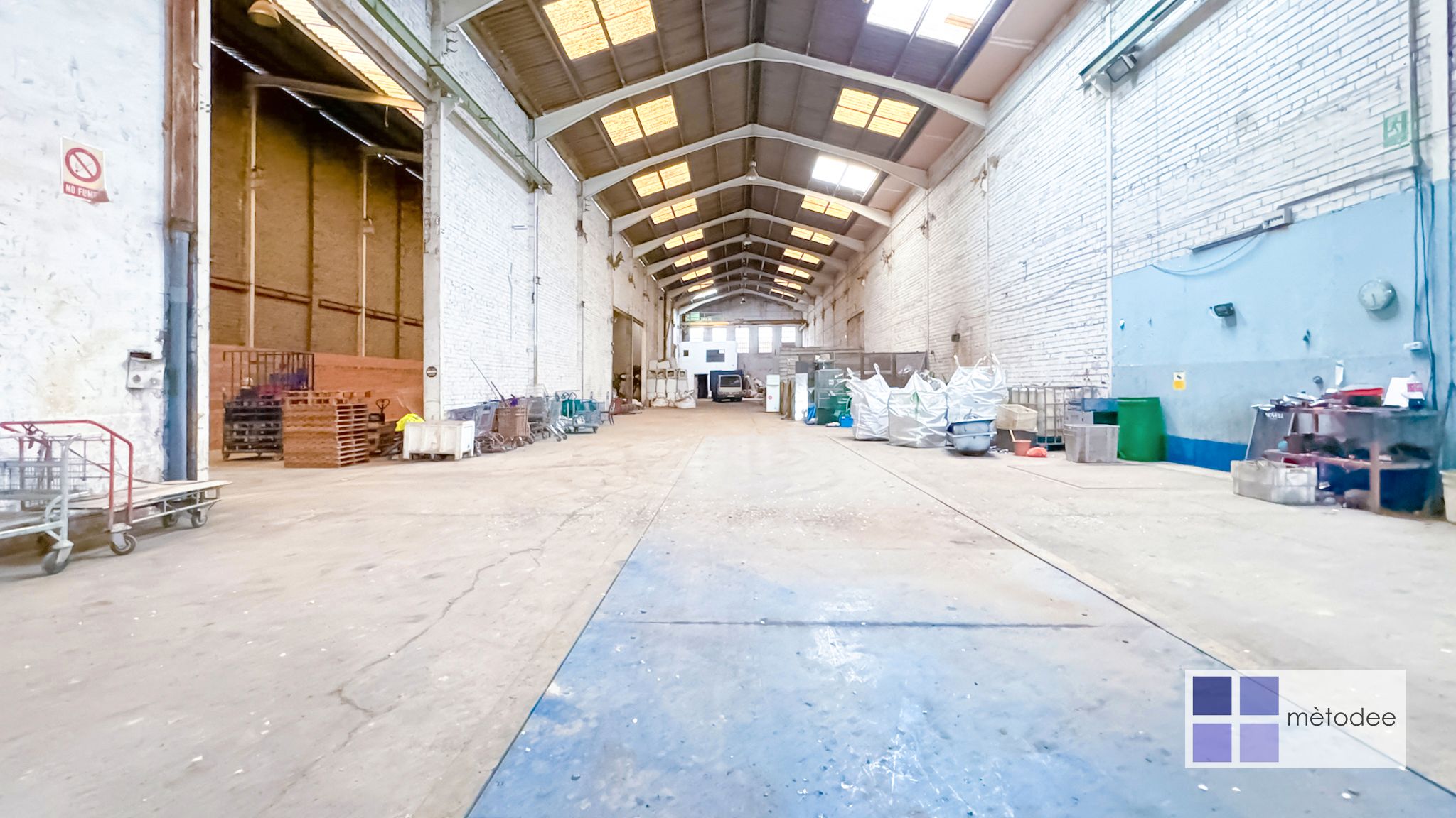 Exterior view of Industrial buildings for sale in L'Hospitalet de Llobregat