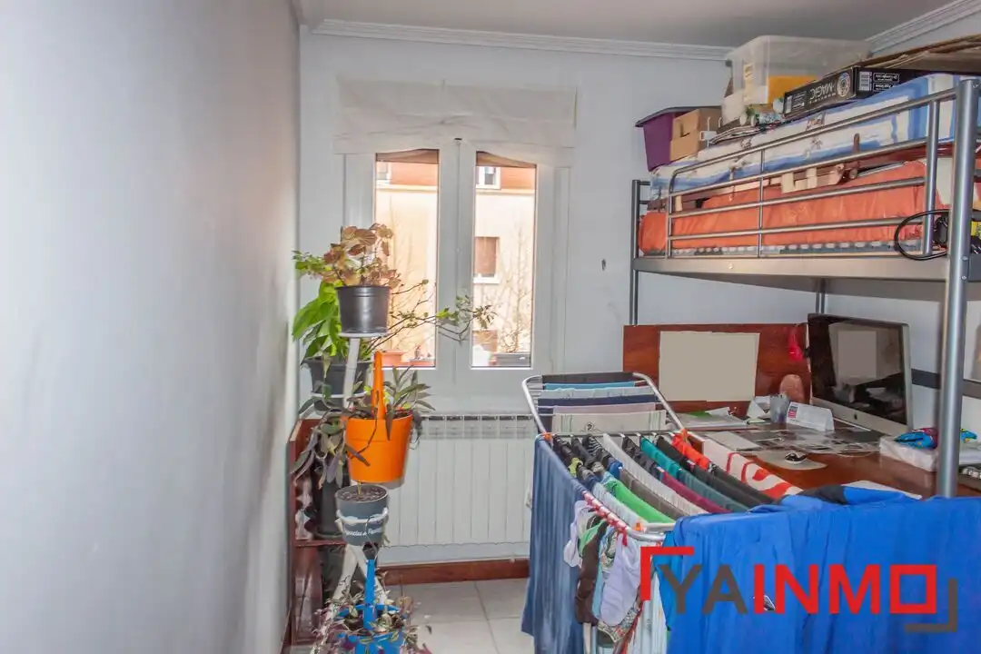 Habitación de Piso en venta en Vitoria - Gasteiz con Calefacción, Parquet y Trastero
