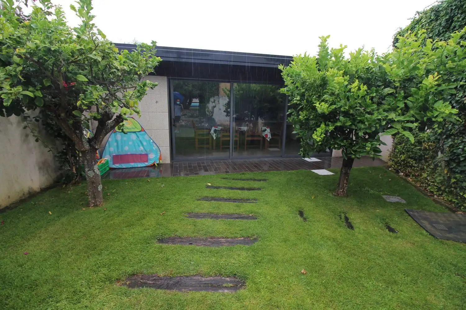 Jardí de Casa o xalet en venda en Sanxenxo amb Calefacció, Jardí privat i Parquet