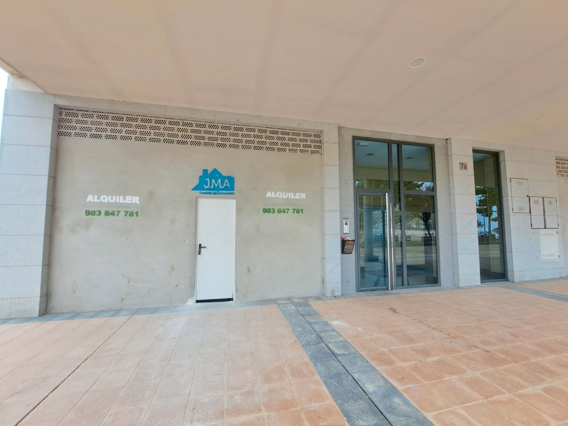Exterior view of Premises to rent in Arroyo de la Encomienda  with Terrace