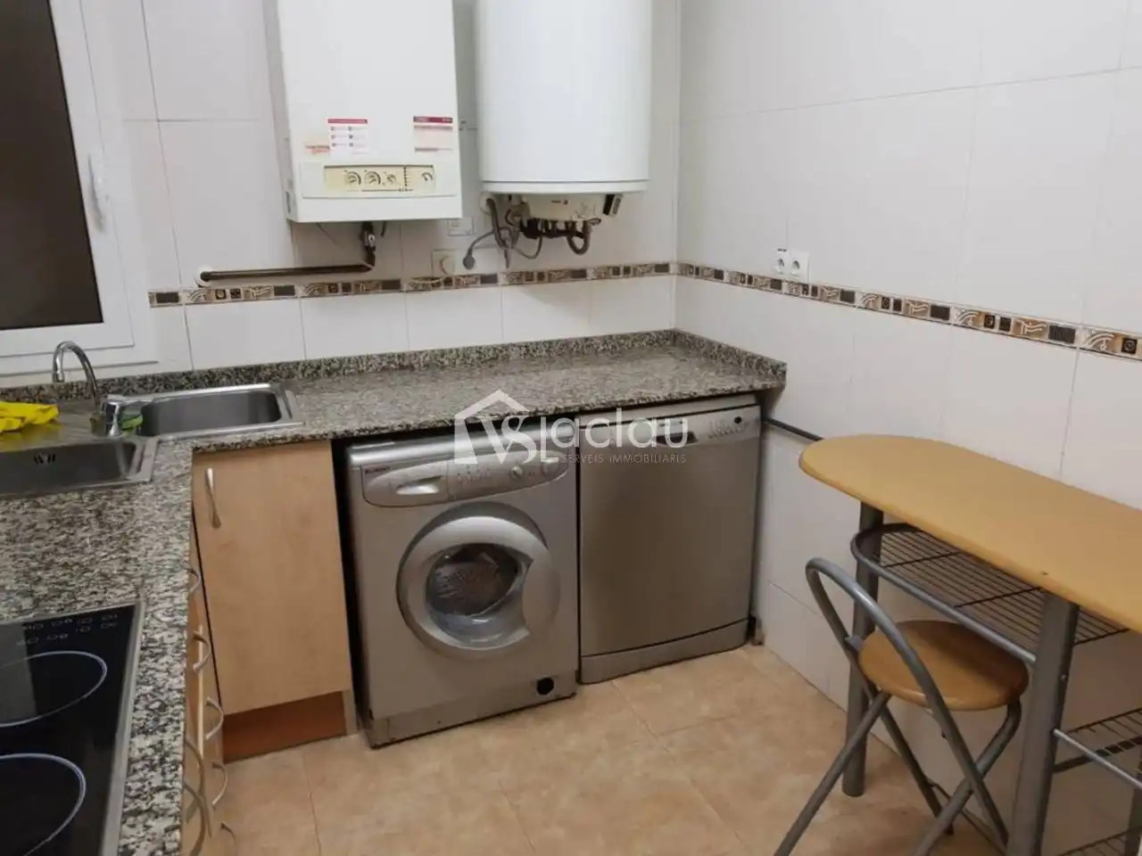 Cuina de Pis en venda en Olesa de Montserrat amb Calefacció, Traster i Moblat