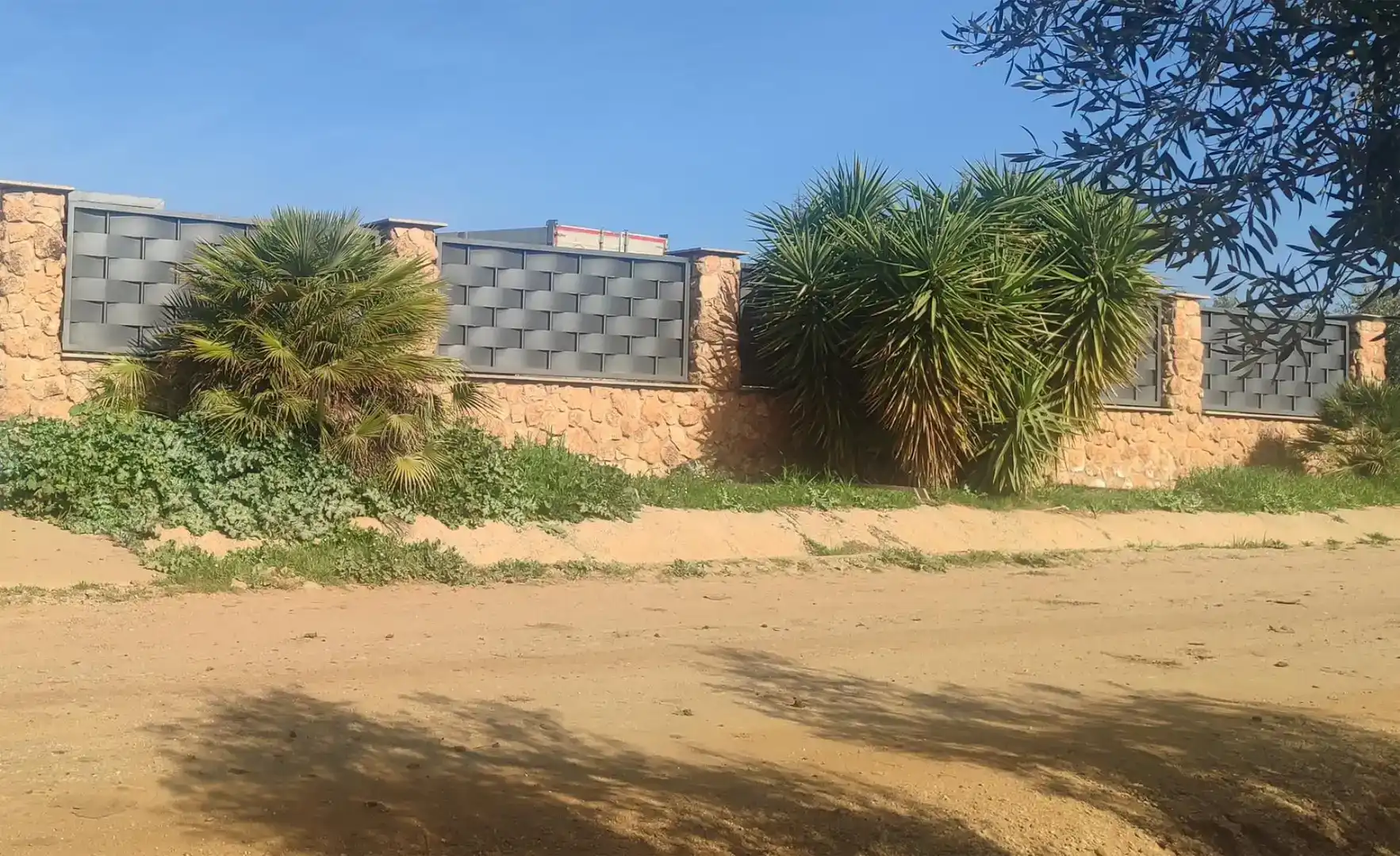 Land for sale in Guareña