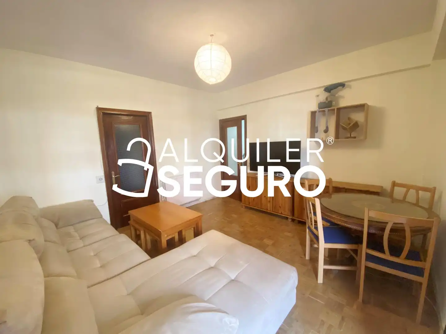Sala d'estar de Pis de lloguer en Madrid amb Calefacció, Terrassa i Moblat