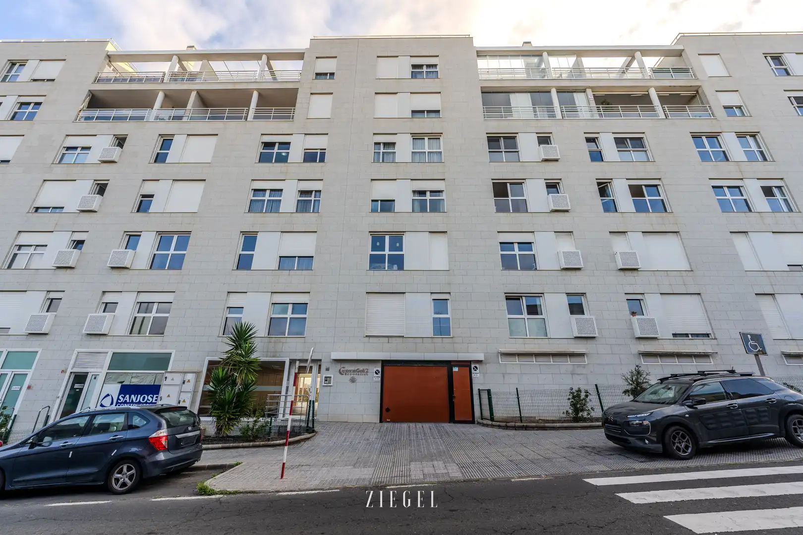 Exterior view of Flat for rent in Las Palmas de Gran Canaria  with Private garden, Storage room and Swimming Pool
