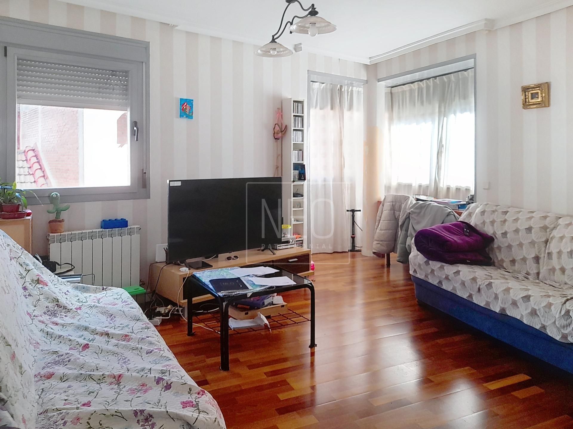 Living room of Flat for sale in  Madrid Capital  with Air Conditioner and Heating