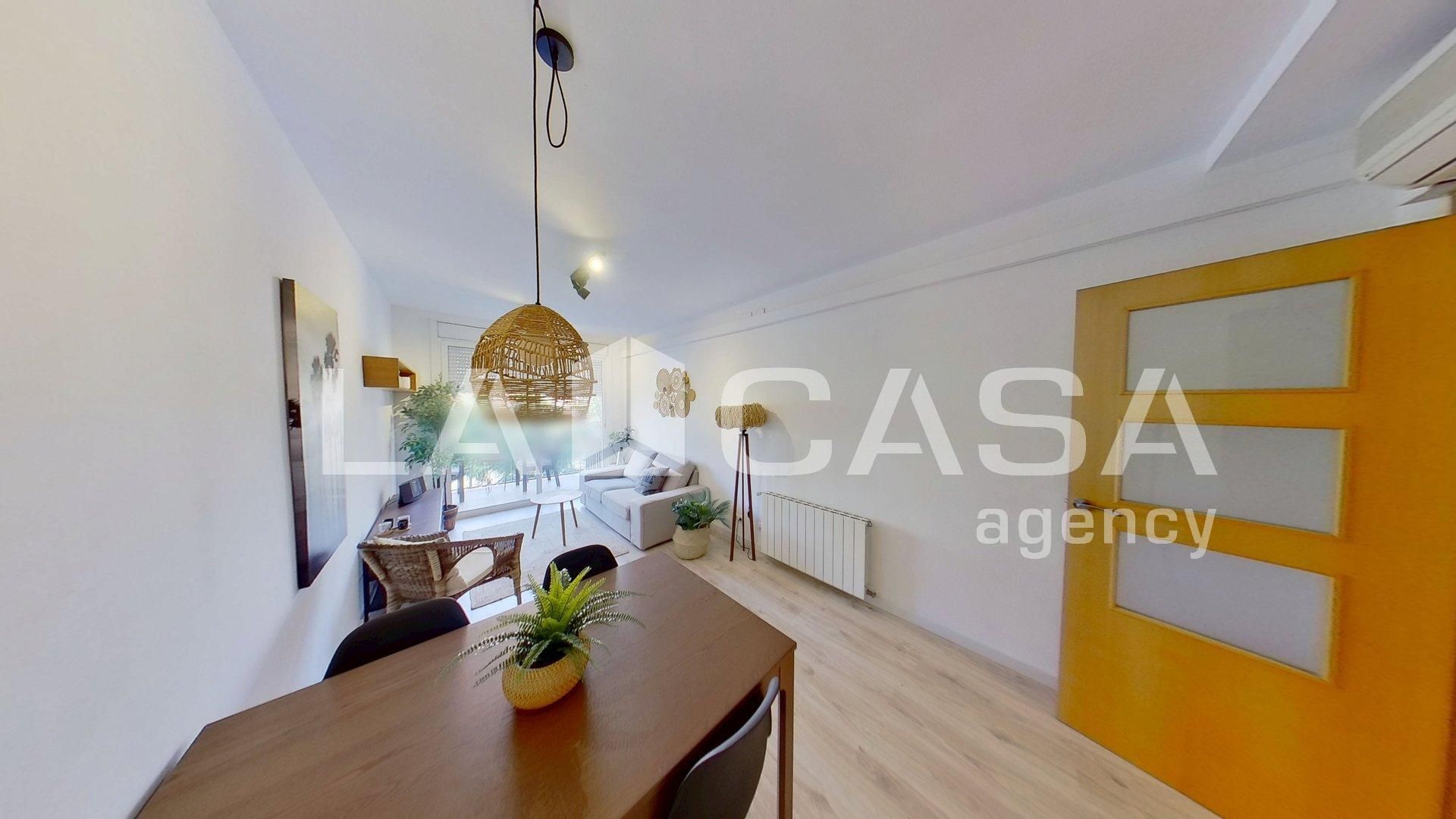 Flat for sale in  Barcelona Capital  with Balcony