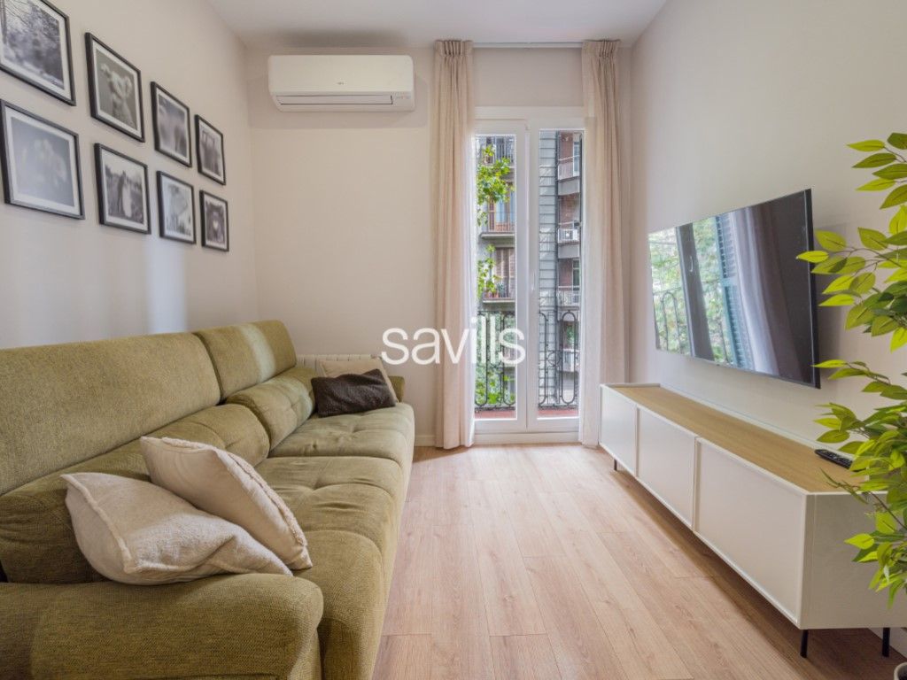 Living room of Apartment for sale in  Barcelona Capital  with Balcony