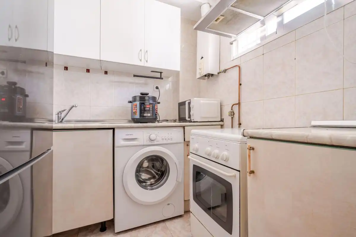 Kitchen of Flat for sale in Madrid  with Heating and Storage room