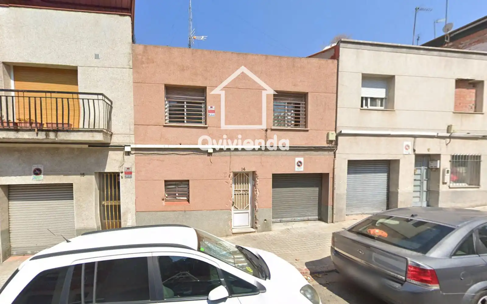 Vista exterior de Casa adosada en venda en Sabadell