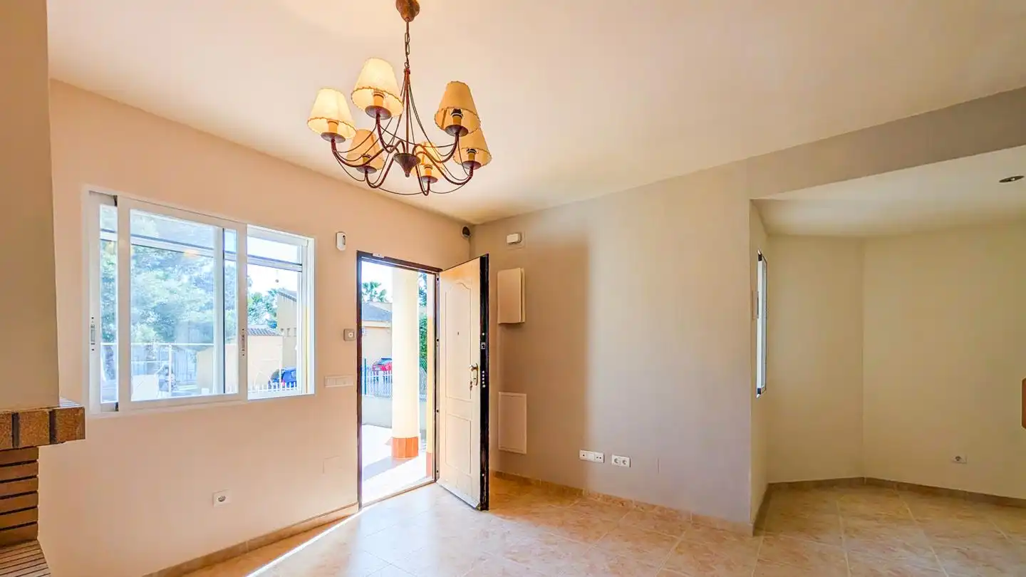 Casa o chalet en venta en Santa Pola con Jardín privado, Terraza y Piscina
