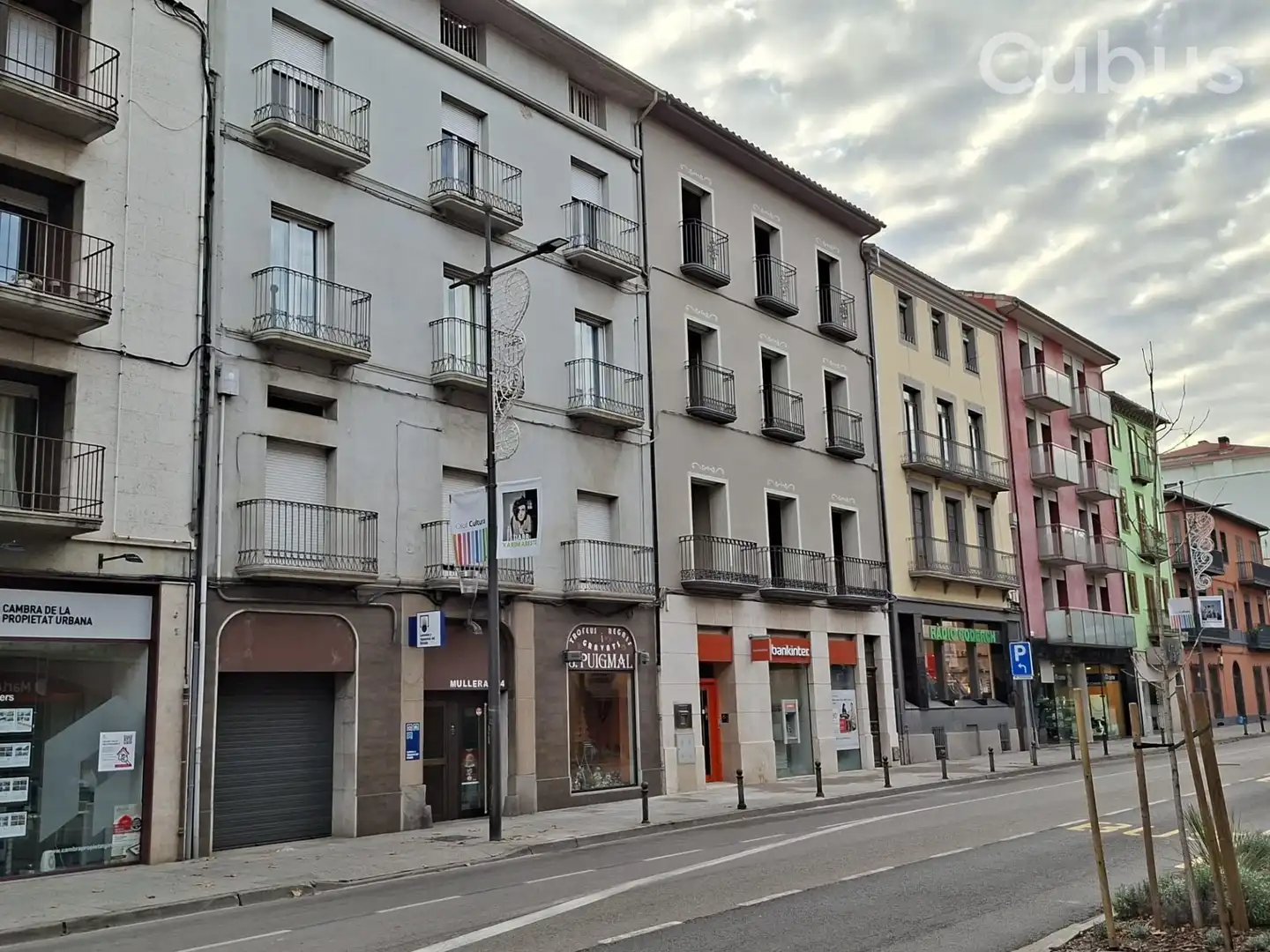 Exterior view of Flat for sale in Olot  with Air Conditioner, Heating and Balcony