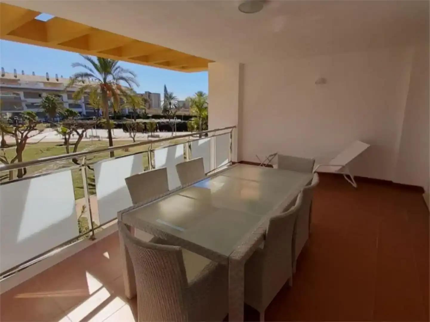 Terrasse von Wohnungen zur Miete in Torreblanca mit Klimaanlage und Schwimmbad