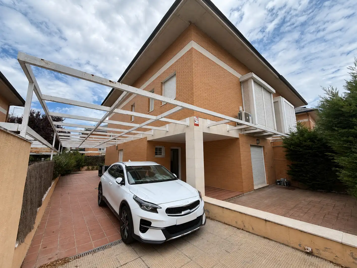 Exterior view of Detached homes for sale in Rivas-Vaciamadrid  with Air Conditioner, Heating and Private garden