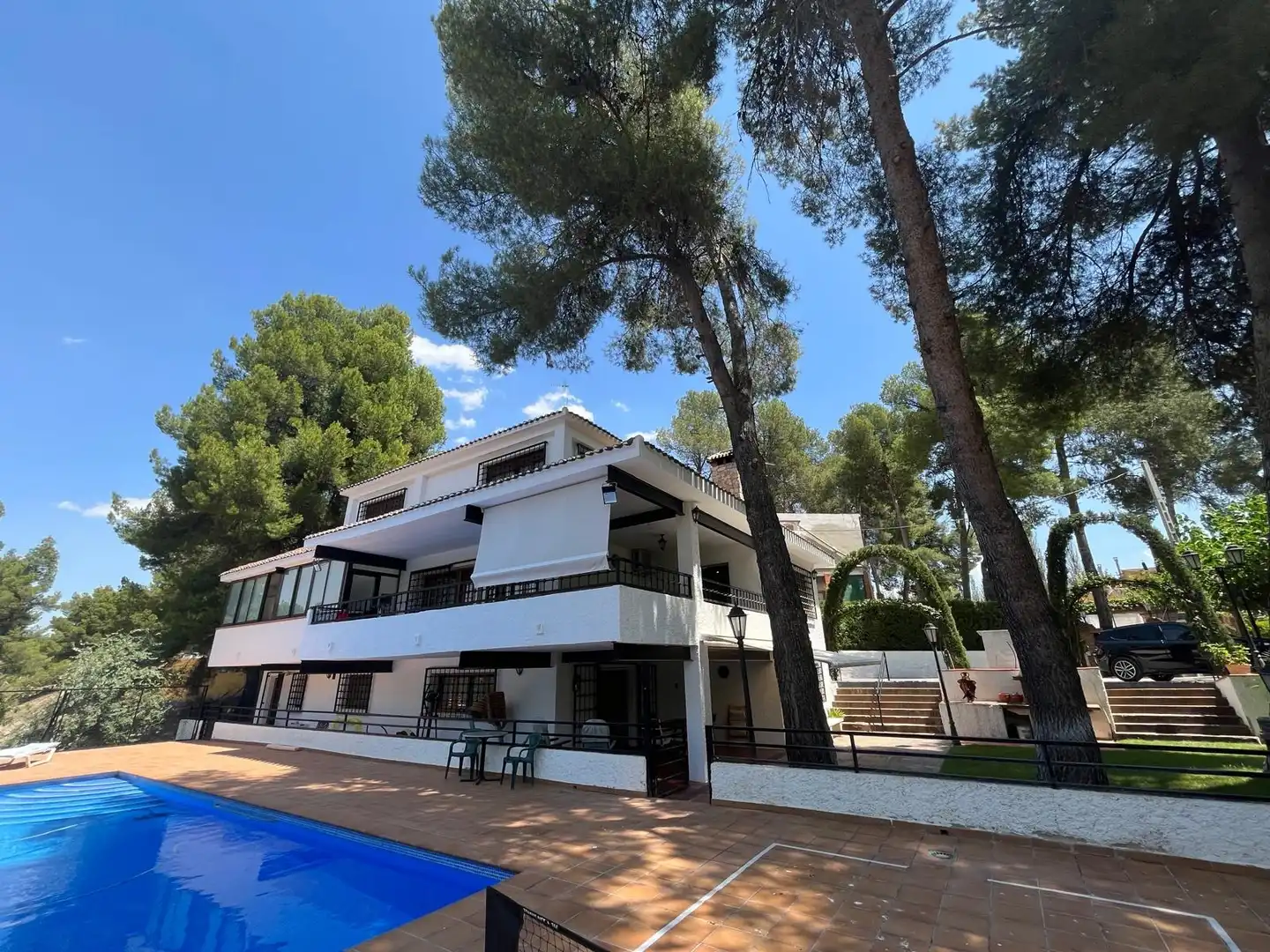 Vista exterior de Casa o xalet en venda en Almansa amb Aire condicionat, Calefacció i Jardí privat