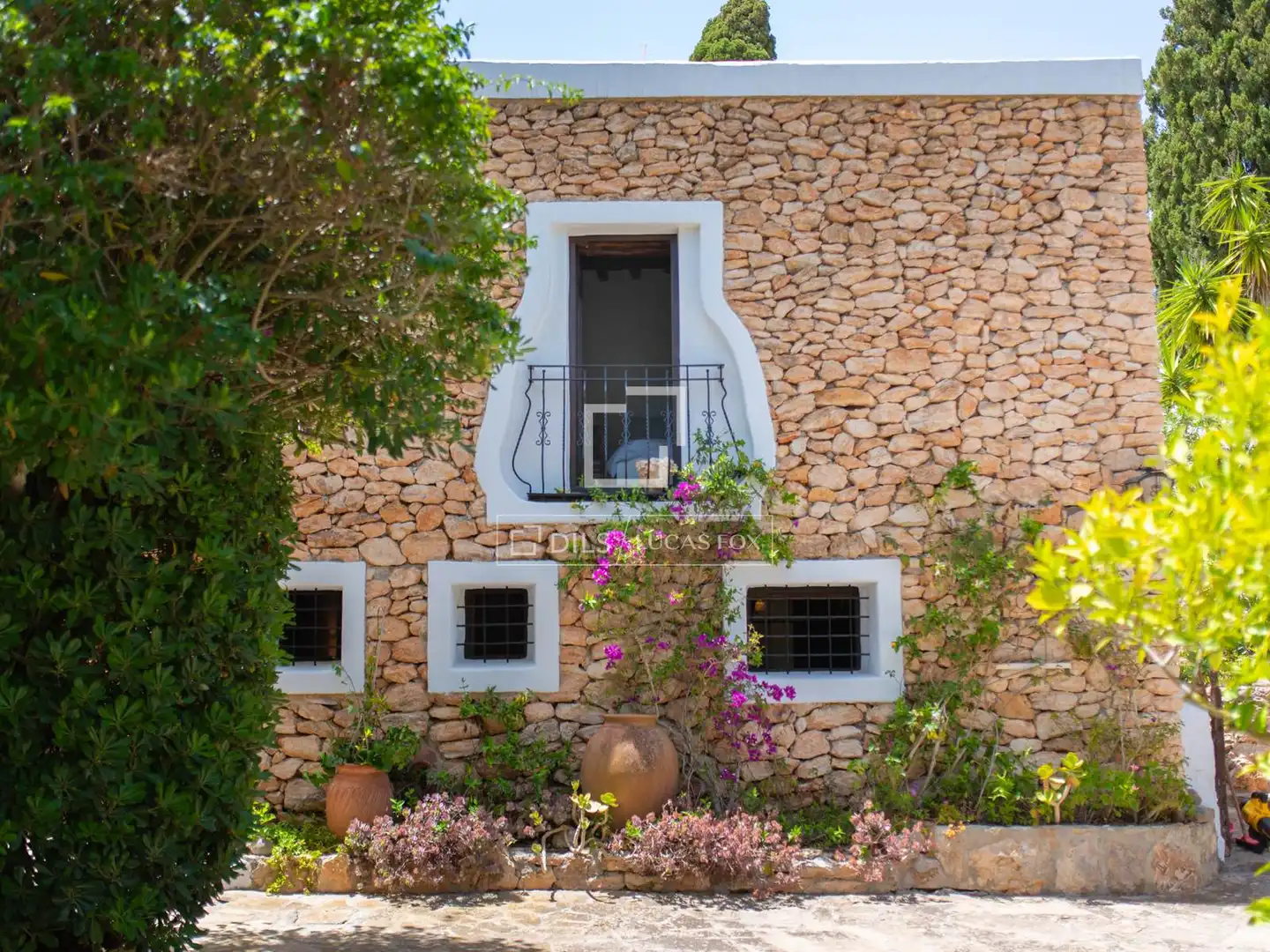 Casa rústica amb jardí en venda a Sant Agustí-Cala de Bou