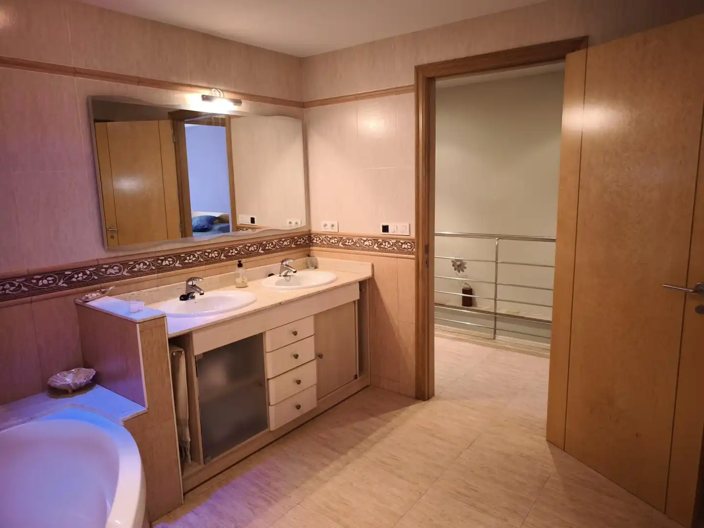Bany de Casa o xalet en venda en Amposta amb Parquet, Terrassa i Moblat