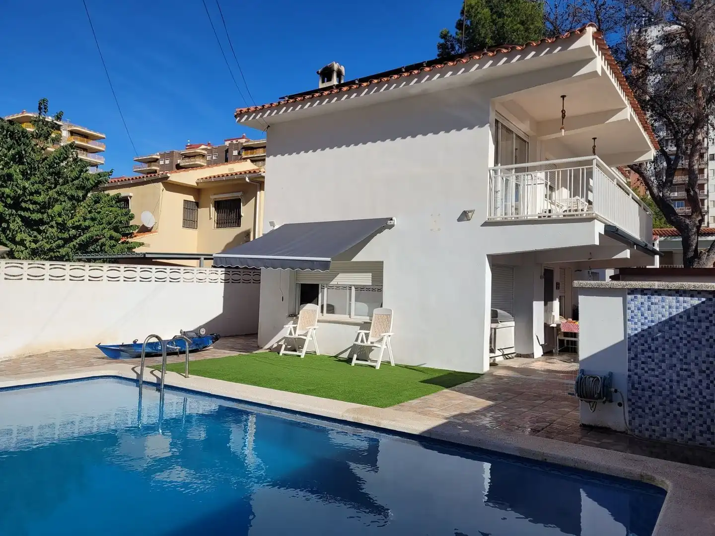 Piscina de Casa o xalet en venda en Benicasim / Benicàssim amb Aire condicionat, Jardí privat i Terrassa