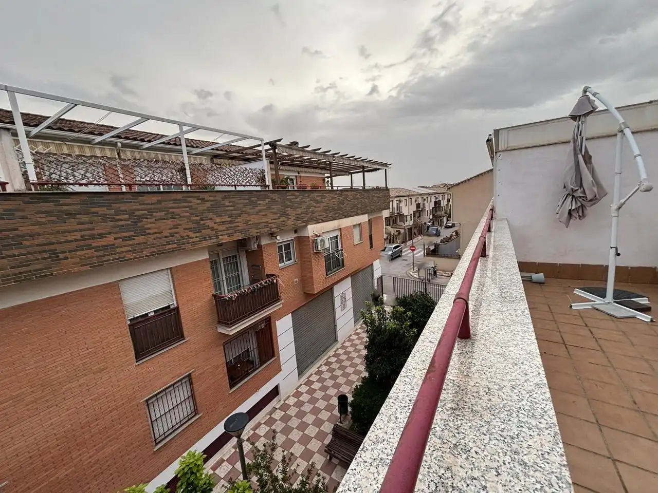 Außenansicht von Dachboden zum Verkauf in Churriana de la Vega mit Heizung, Terrasse und Gemeinschaftspool