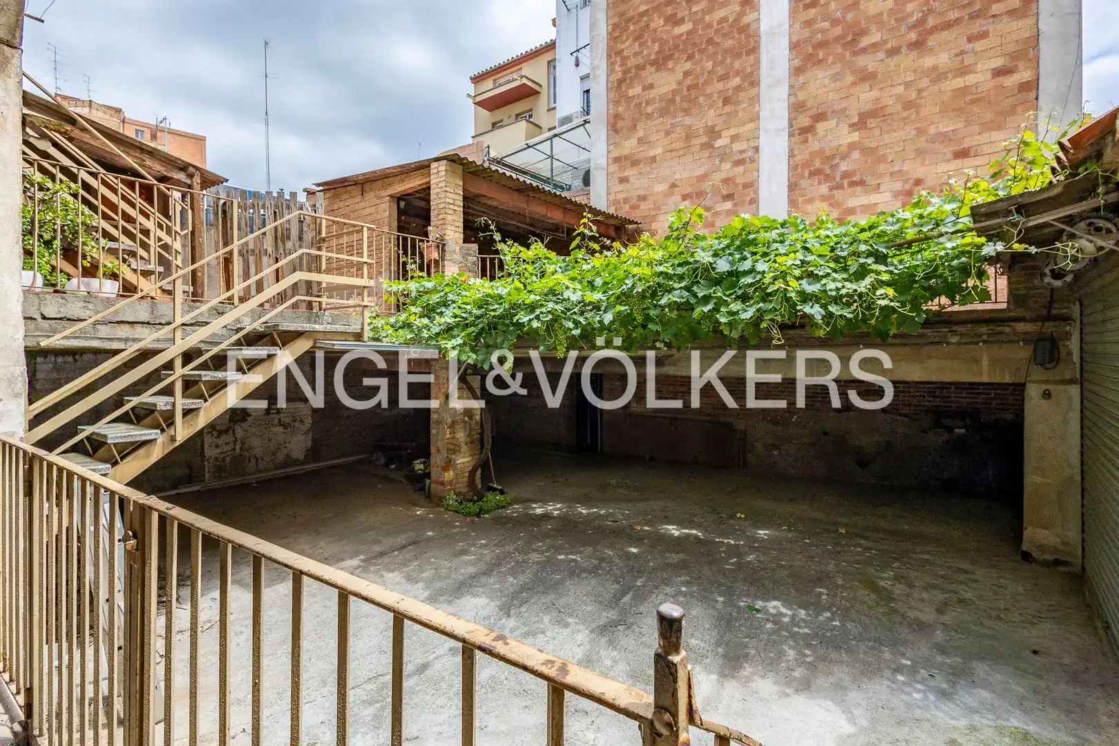 Terraza de Casa o chalet en venta en Sant Feliu de Llobregat con Calefacción, Jardín privado y Terraza