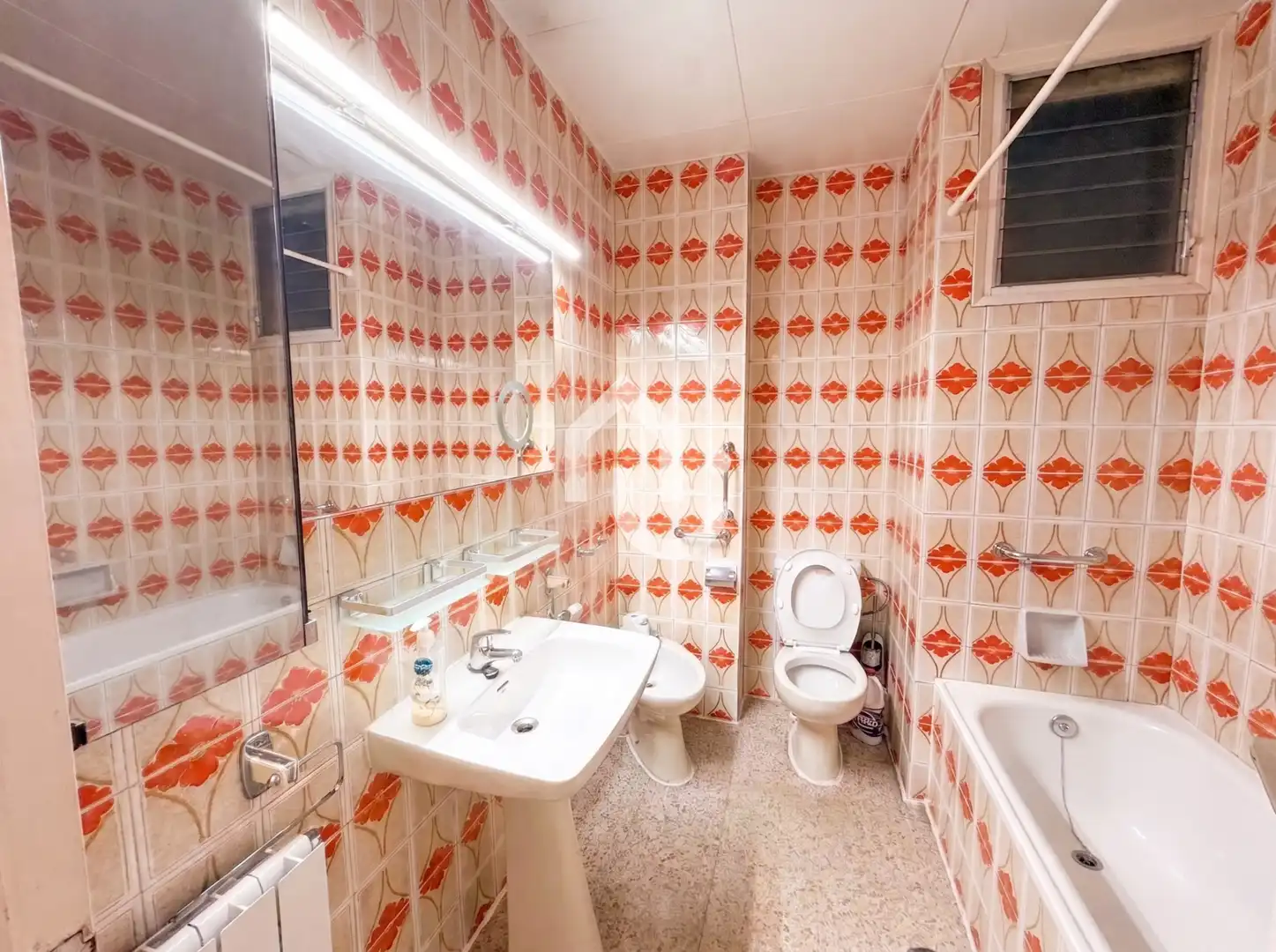 Baño de Piso en venta en Barcelona con Calefacción y Terraza
