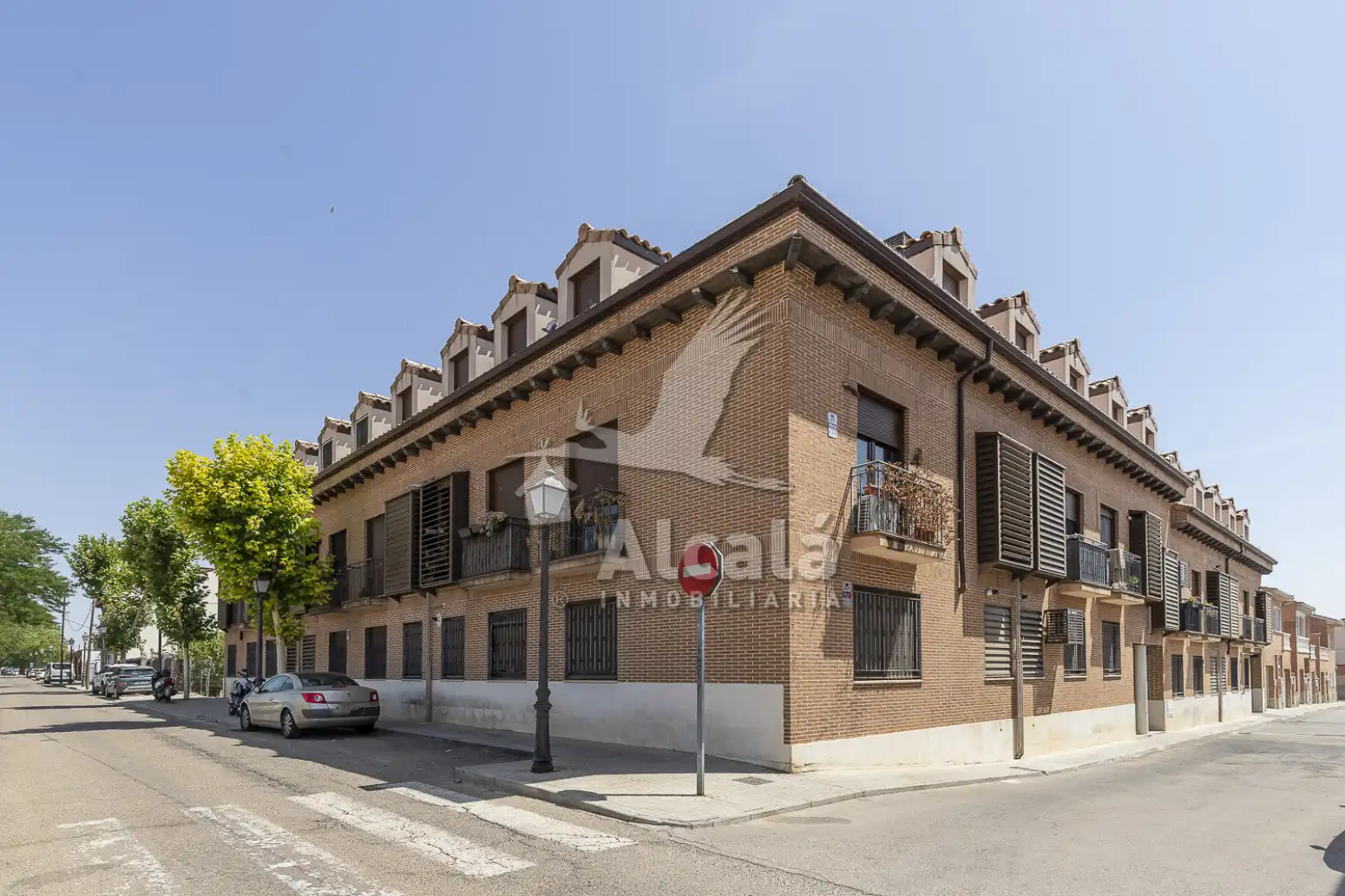 Außenansicht von Wohnung zum Verkauf in Camarma de Esteruelas mit Heizung, Balkon und Gemeinschaftspool