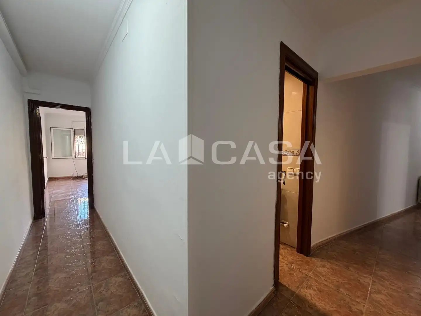 Wohnung zum Verkauf in Santa Coloma de Gramenet mit Heizung, Terrasse und Abstellraum