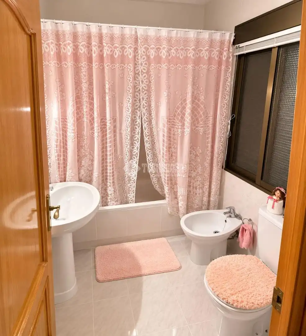 Bathroom of Houses for sale in Santa Cruz de la Zarza