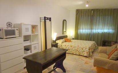 Study to rent in Avenida Alcalde Luis Uruñuela,  Sevilla Capital