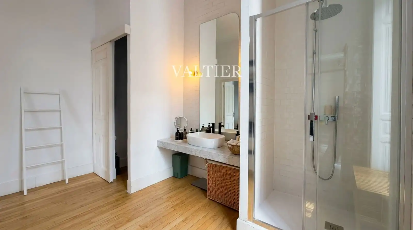 Bathroom of Flat for rent in Madrid  with Air Conditioner, Heating and Terrace