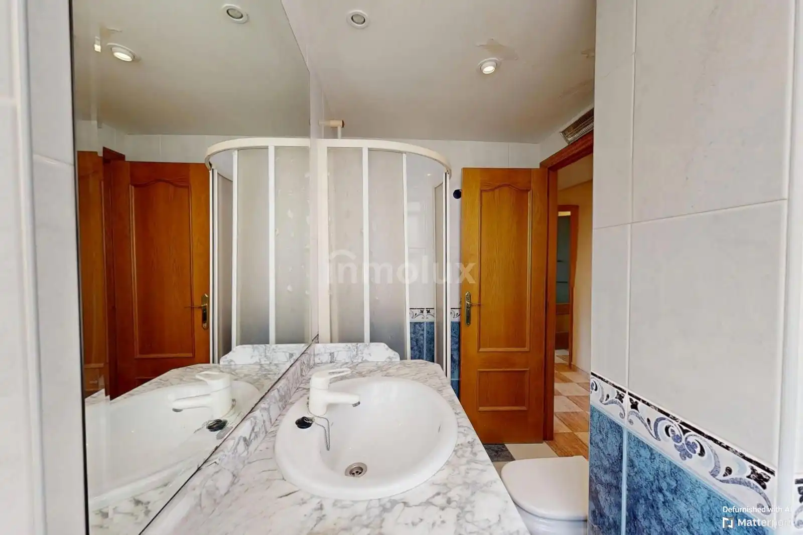 Baño de Piso en venta en Alicante / Alacant con Terraza, Piscina y Amueblado