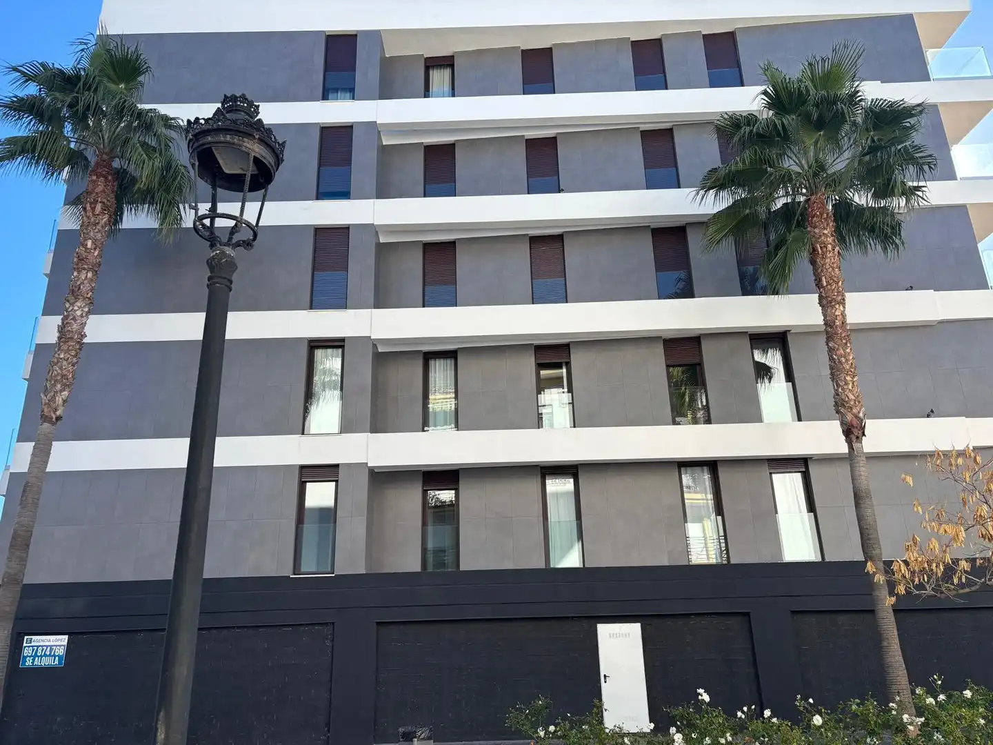 Außenansicht von Geschaftsraum zur Miete in Estepona