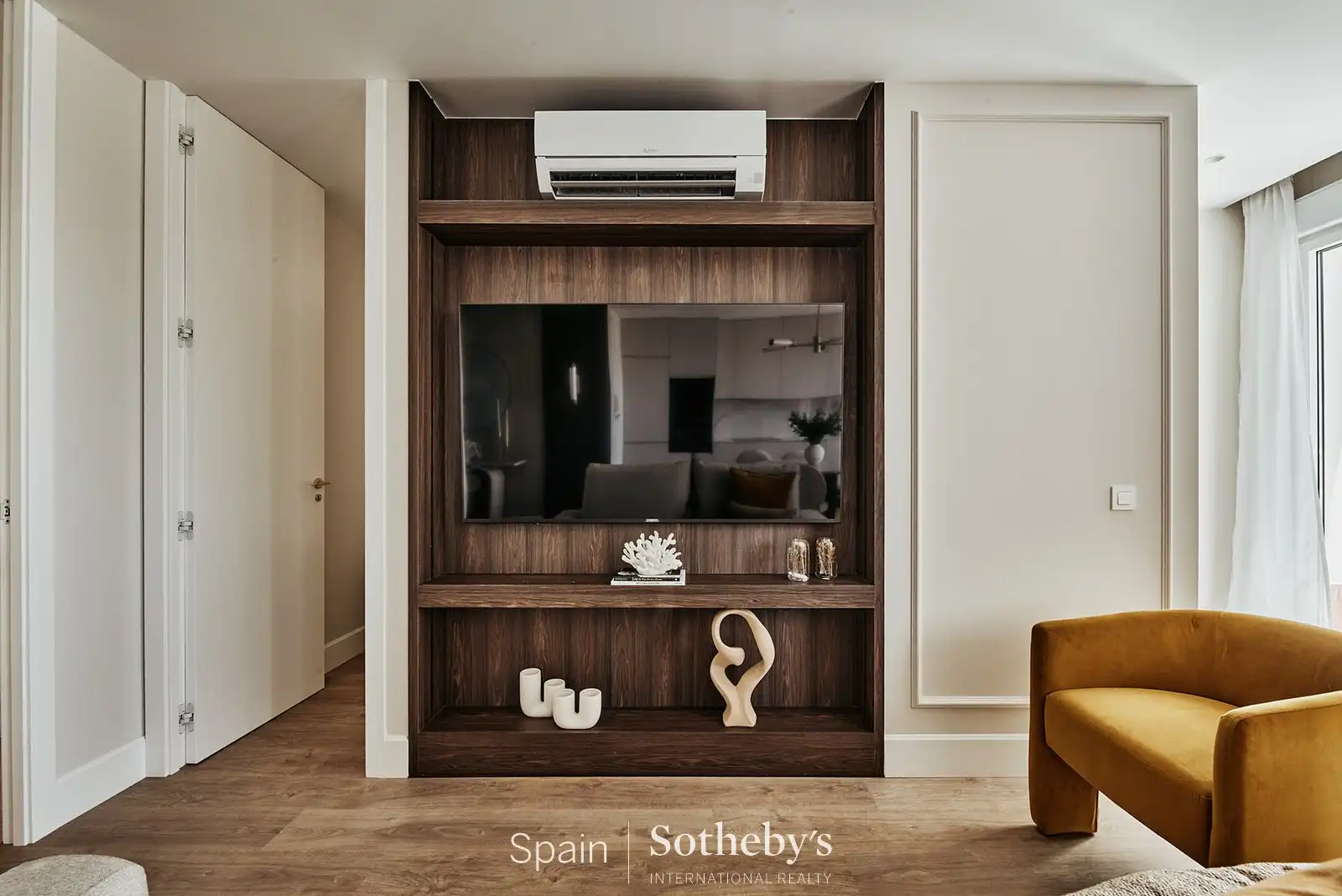 Sala d'estar de Apartament en venda en Madrid amb Aire condicionat i Terrassa