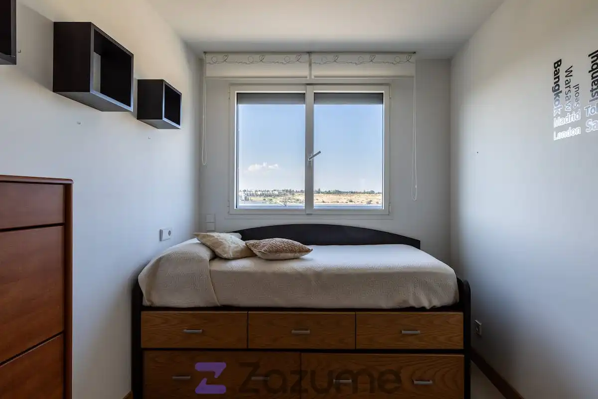 Bedroom of Flat for rent in Madrid  with Air Conditioner, Private garden and Terrace