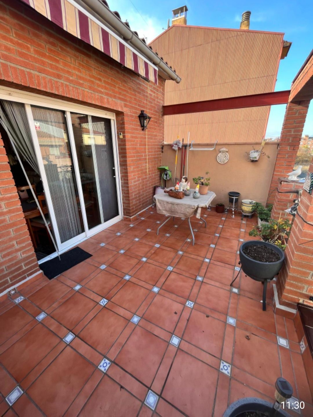 Terrassa de Casa adosada en venda en Terrassa amb Aire condicionat, Calefacció i Jardí privat