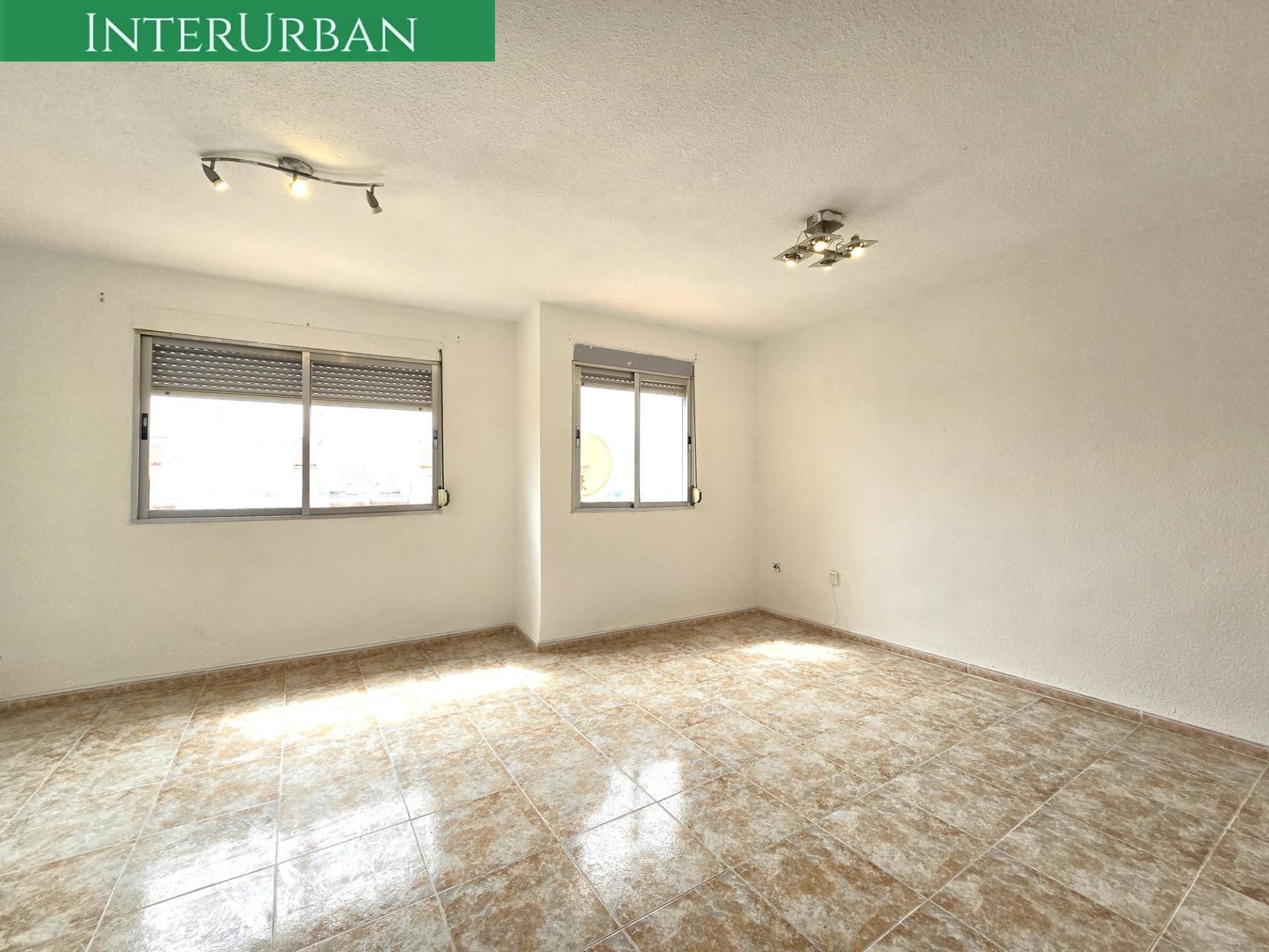 Single-family semi-detached to rent in Casinos