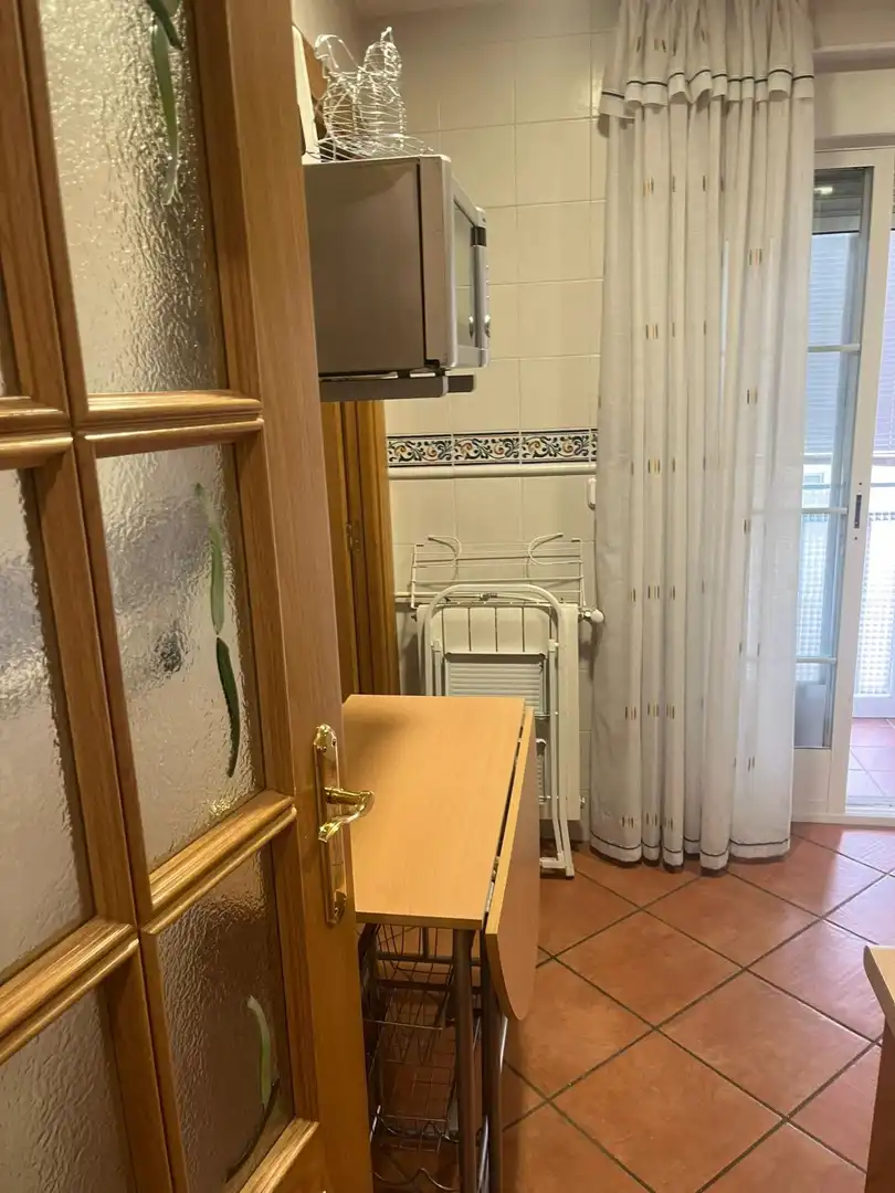 Dormitori de Pis de lloguer en Ávila amb Calefacció, Terrassa i Moblat