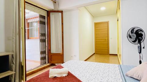 Photo 2 of Flat to share in Calle del Teniente Llorca, Campoamor, Alicante / Alacant