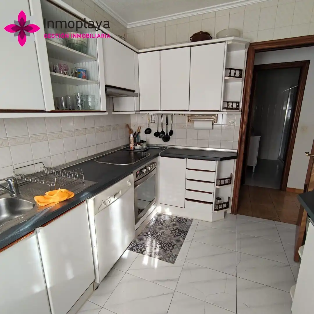 Küche von Wohnung zum Verkauf in Noja mit Heizung, Terrasse und Möbliert