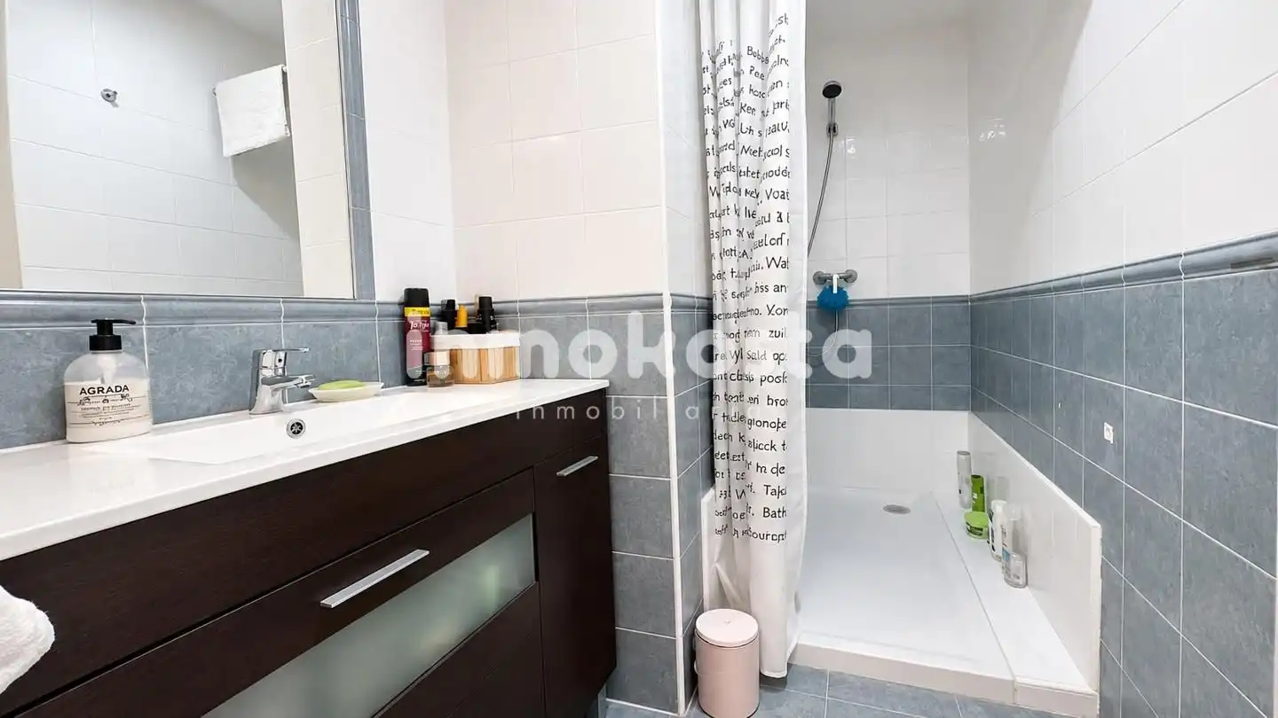 Bany de Casa adosada en venda en La Nucia amb Aire condicionat, Jardí privat i Terrassa